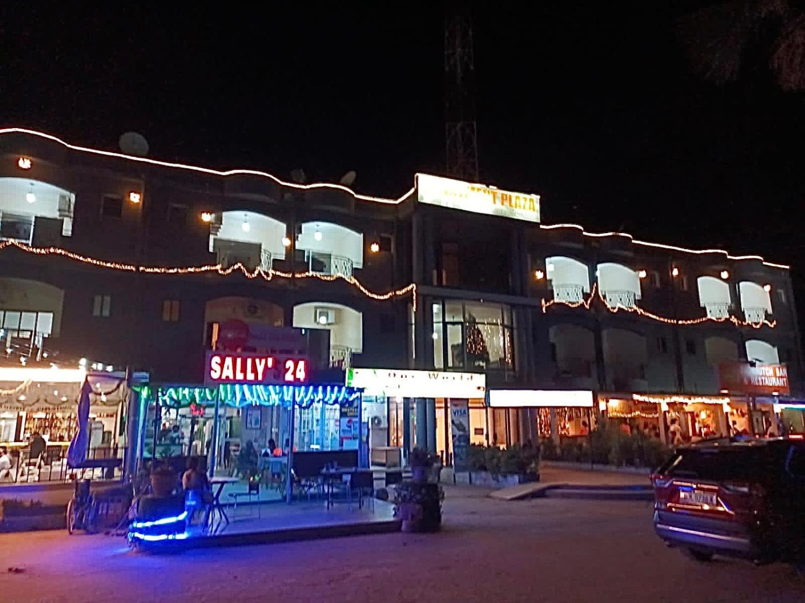 Apartments Plaza Hotel Кололи Экстерьер фото
