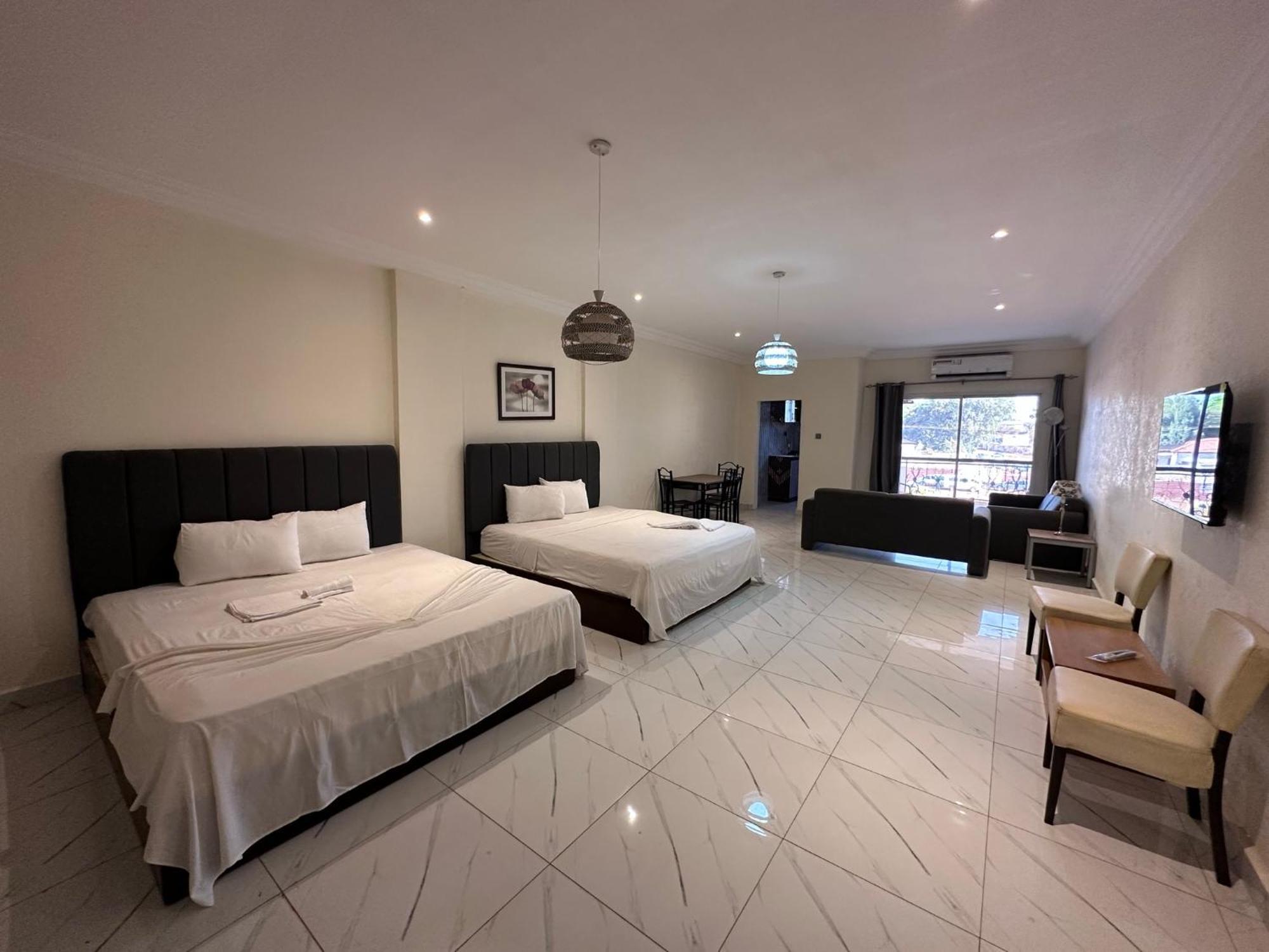 Apartments Plaza Hotel Кололи Экстерьер фото