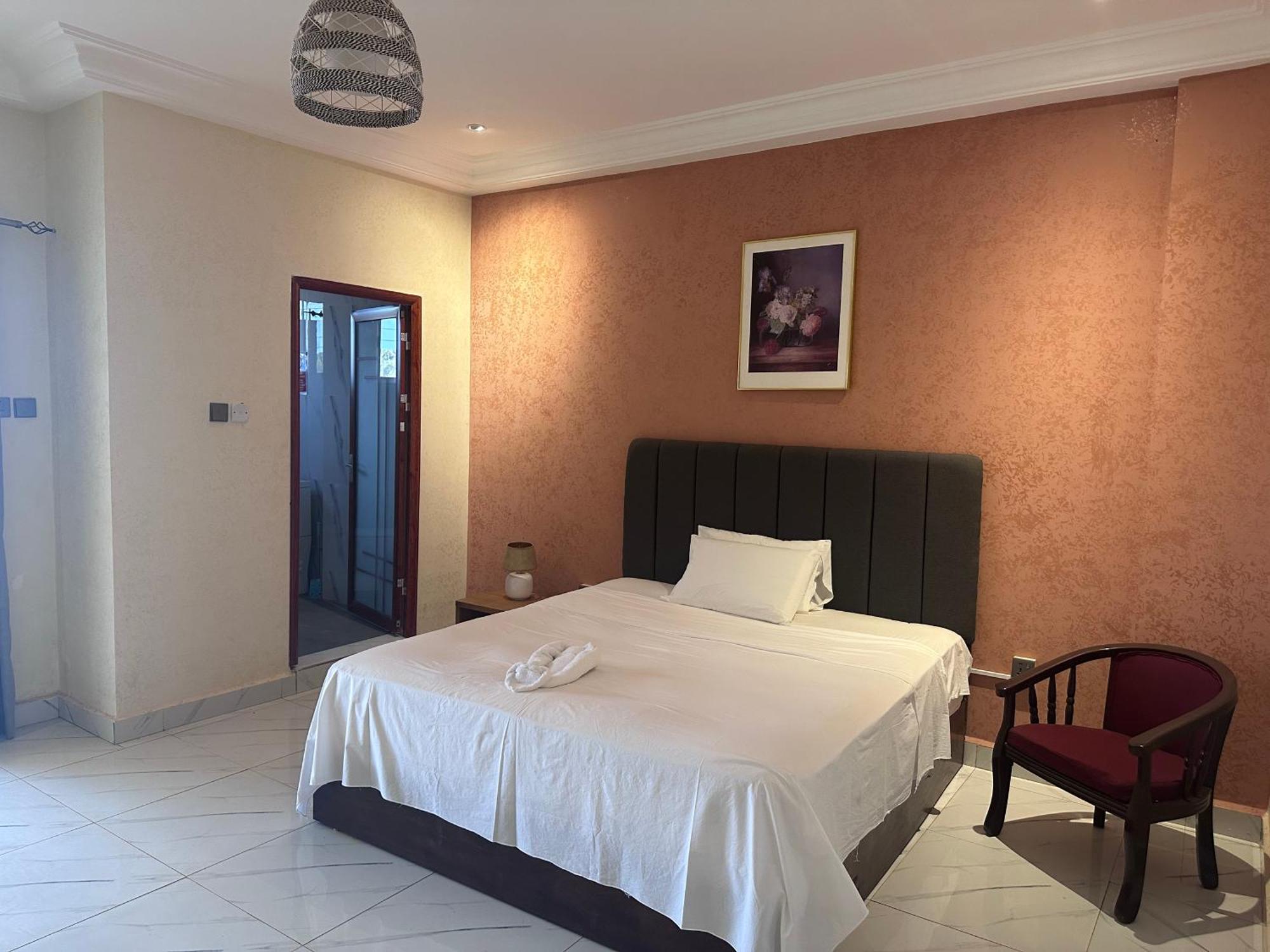 Apartments Plaza Hotel Кололи Экстерьер фото