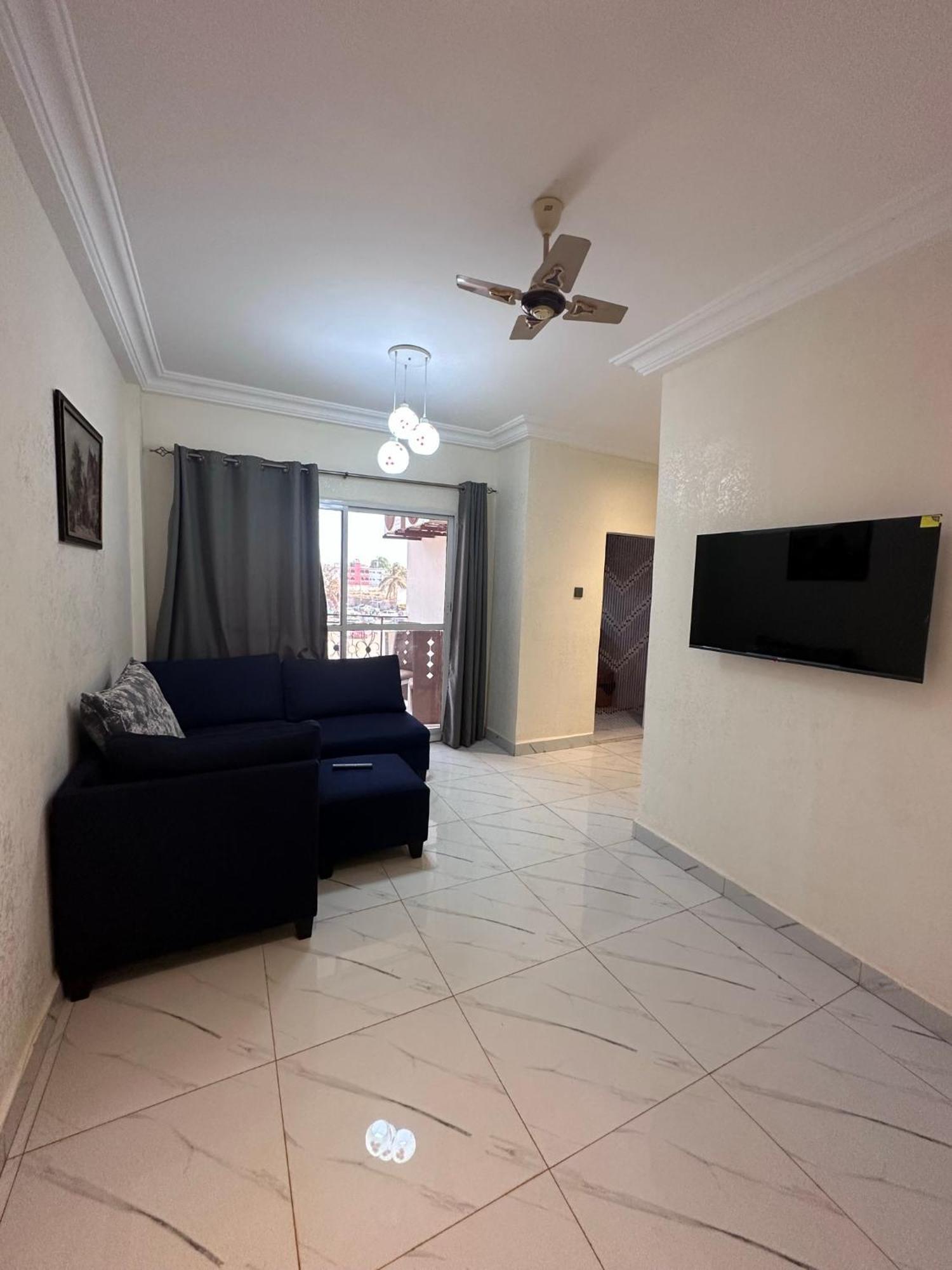 Apartments Plaza Hotel Кололи Экстерьер фото